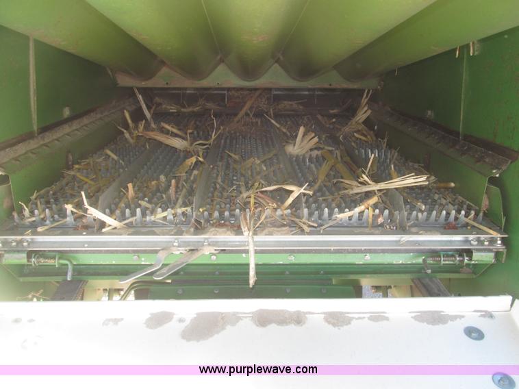 image for item F7209 1982 John Deere 6620 combine