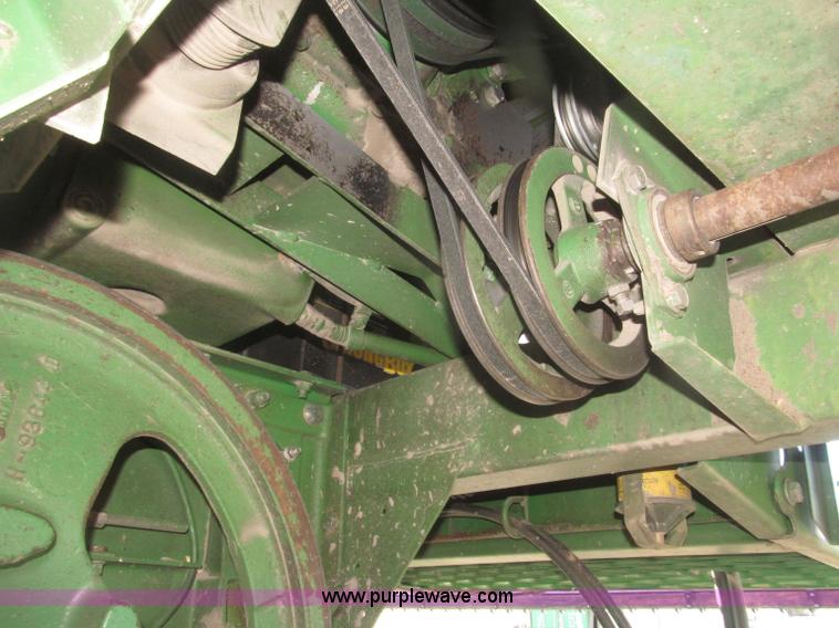 image for item F7209 1982 John Deere 6620 combine