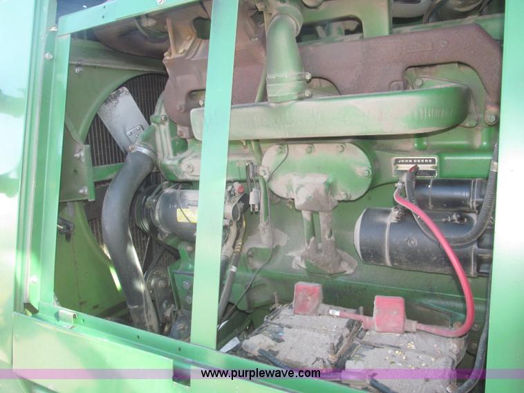 image for item F7209 1982 John Deere 6620 combine