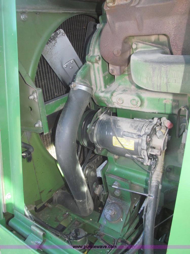 image for item F7209 1982 John Deere 6620 combine