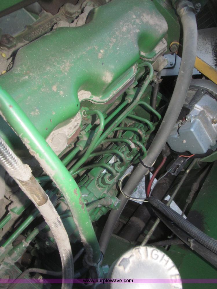 image for item F7209 1982 John Deere 6620 combine