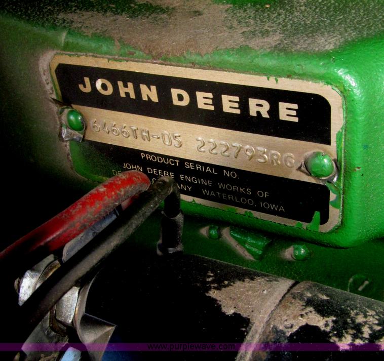 image for item F7209 1982 John Deere 6620 combine