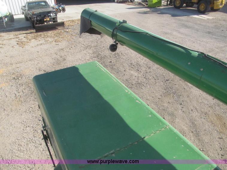 image for item F7209 1982 John Deere 6620 combine