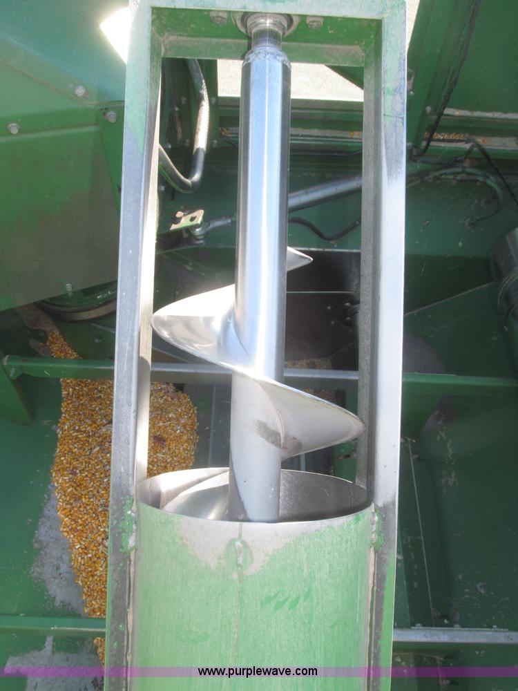 image for item F7209 1982 John Deere 6620 combine