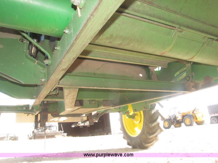 image for item F7209 1982 John Deere 6620 combine
