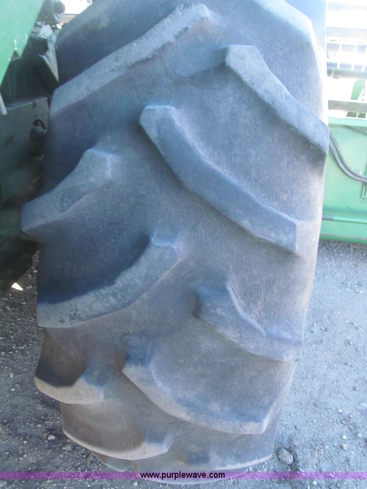 image for item F7209 1982 John Deere 6620 combine