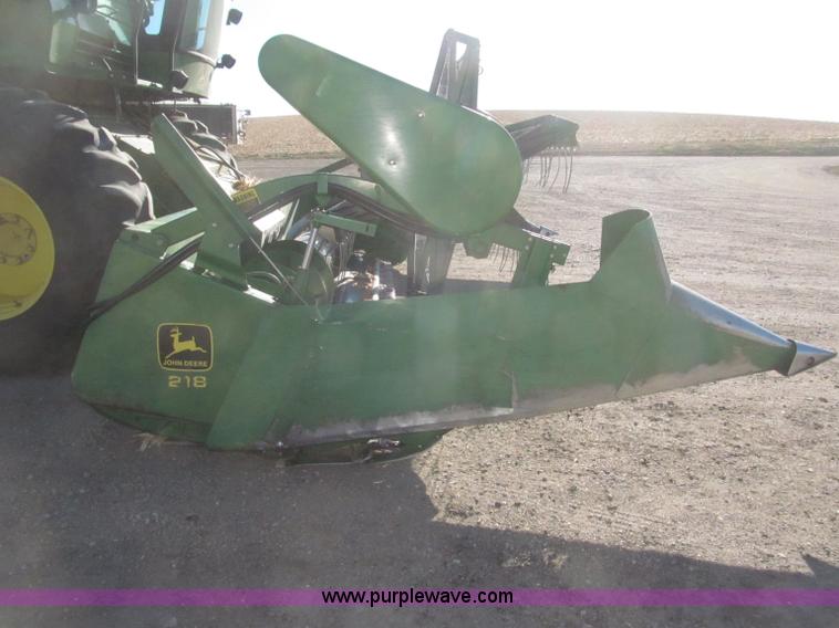 image for item F7209 1982 John Deere 6620 combine