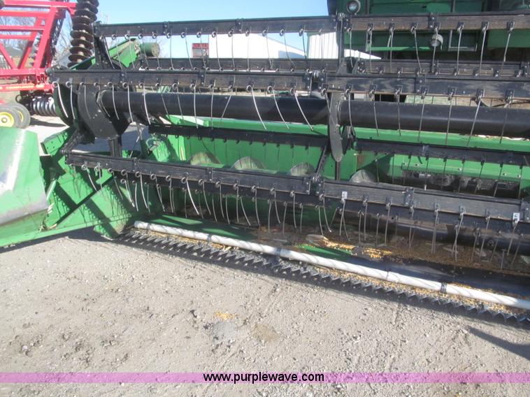 image for item F7209 1982 John Deere 6620 combine