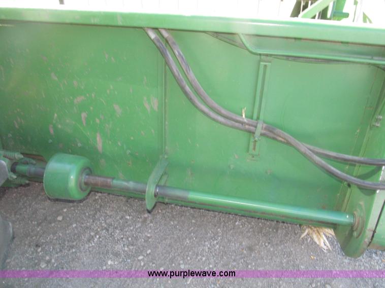 image for item F7209 1982 John Deere 6620 combine