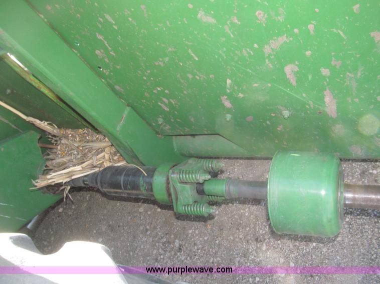image for item F7209 1982 John Deere 6620 combine