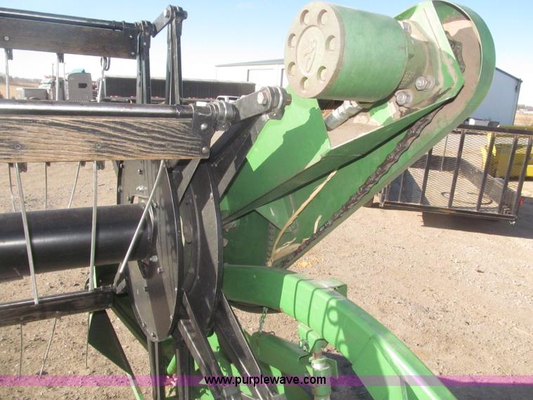 image for item F7209 1982 John Deere 6620 combine