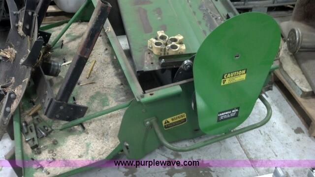 image for item F7209 1982 John Deere 6620 combine