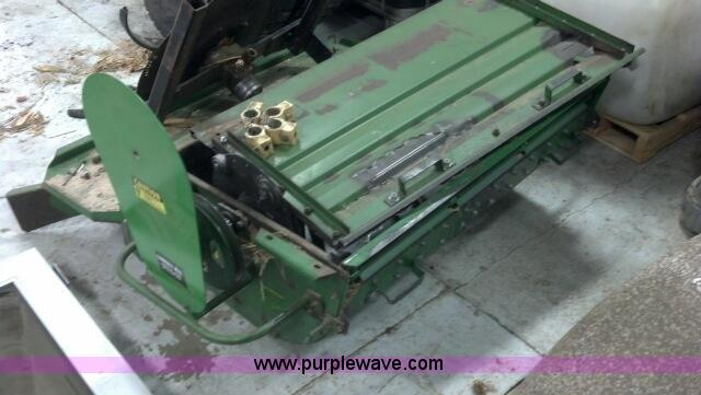 image for item F7209 1982 John Deere 6620 combine