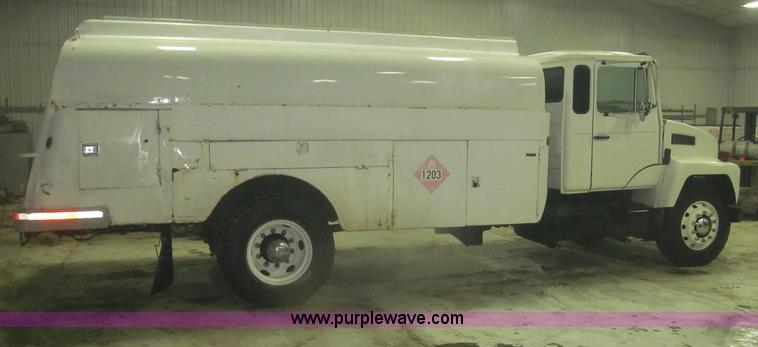 image for item F7212 1990 Mack CS300P Ext. Cab fuel truck