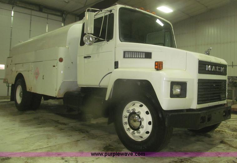 image for item F7212 1990 Mack CS300P Ext. Cab fuel truck
