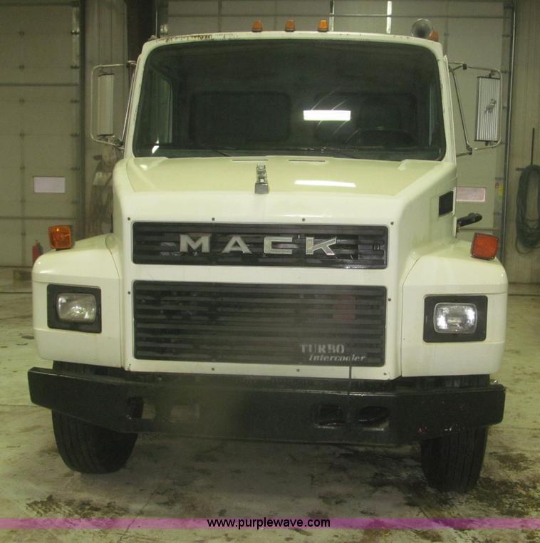 image for item F7212 1990 Mack CS300P Ext. Cab fuel truck