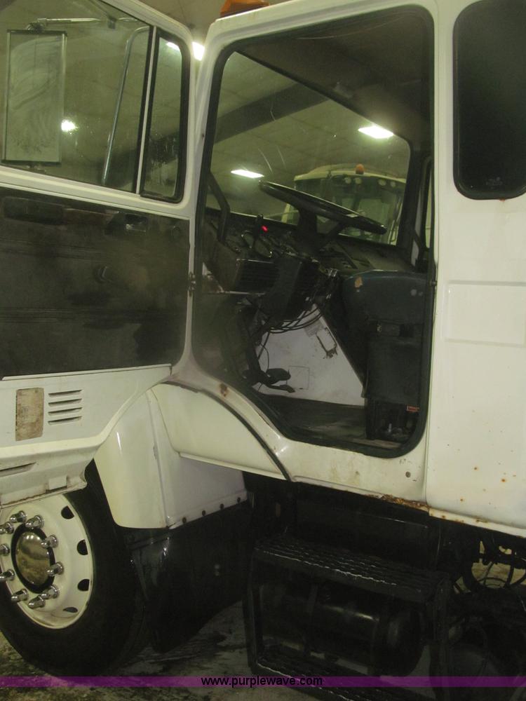 image for item F7212 1990 Mack CS300P Ext. Cab fuel truck