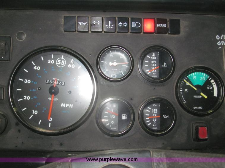 image for item F7212 1990 Mack CS300P Ext. Cab fuel truck