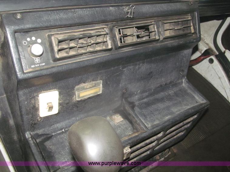 image for item F7212 1990 Mack CS300P Ext. Cab fuel truck