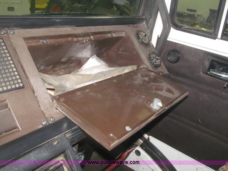 image for item F7212 1990 Mack CS300P Ext. Cab fuel truck