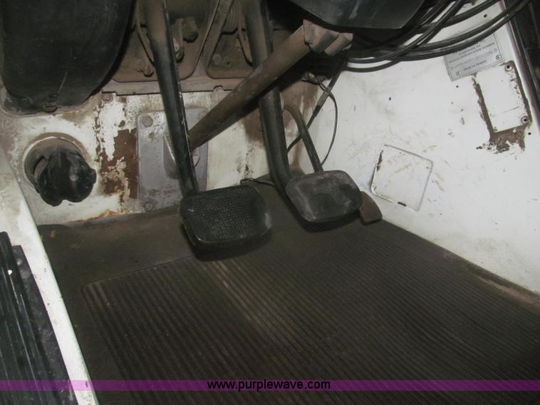 image for item F7212 1990 Mack CS300P Ext. Cab fuel truck