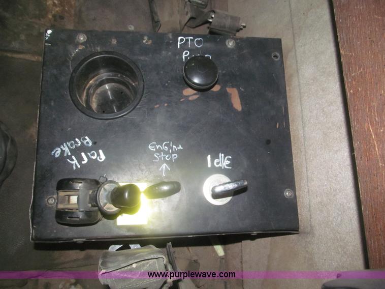 image for item F7212 1990 Mack CS300P Ext. Cab fuel truck