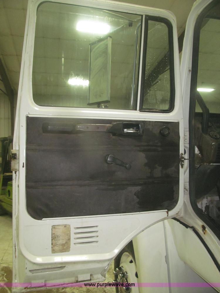 image for item F7212 1990 Mack CS300P Ext. Cab fuel truck