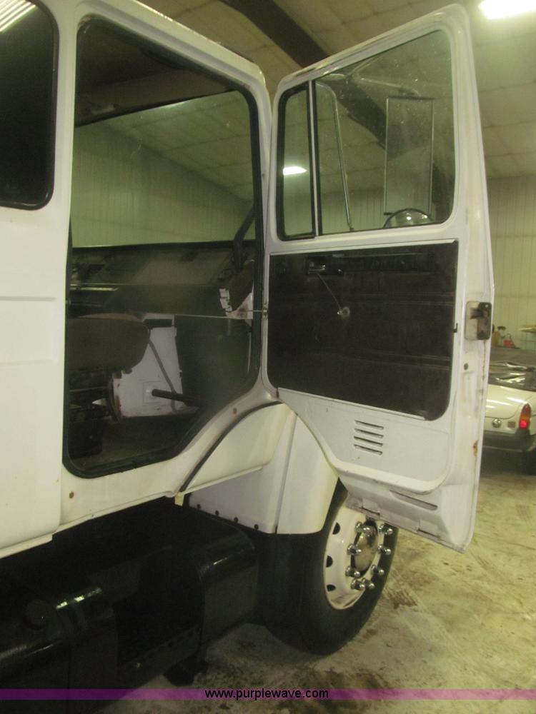 image for item F7212 1990 Mack CS300P Ext. Cab fuel truck