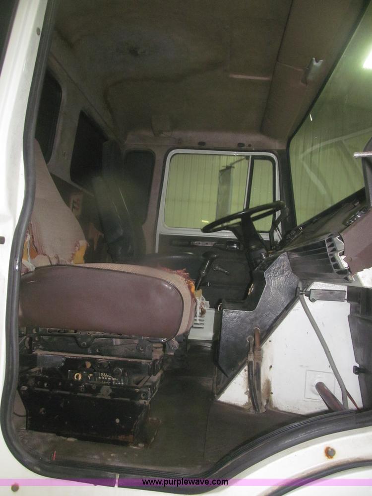 image for item F7212 1990 Mack CS300P Ext. Cab fuel truck