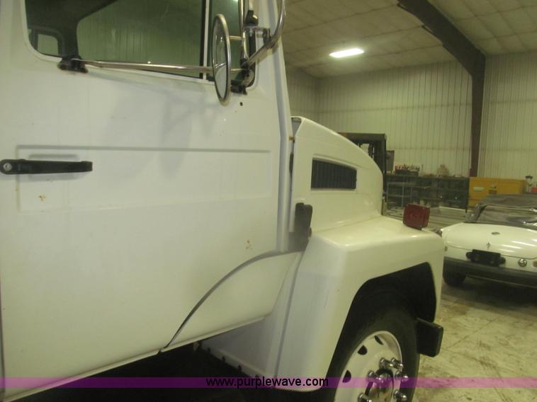 image for item F7212 1990 Mack CS300P Ext. Cab fuel truck