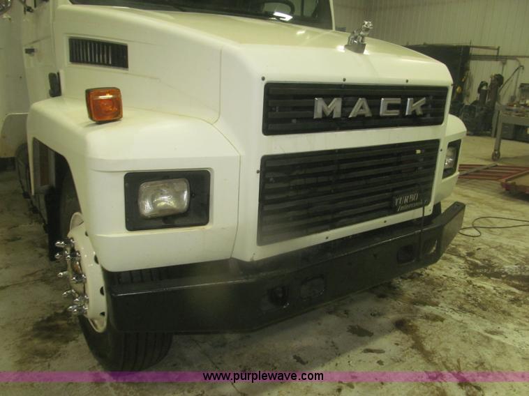 image for item F7212 1990 Mack CS300P Ext. Cab fuel truck
