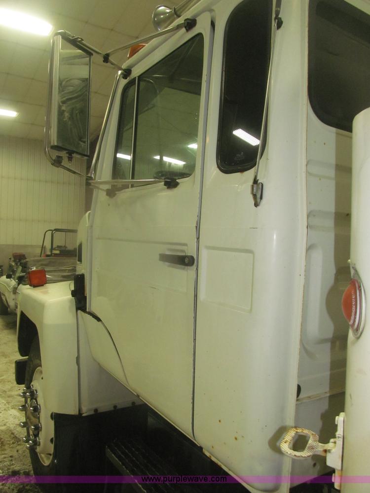 image for item F7212 1990 Mack CS300P Ext. Cab fuel truck