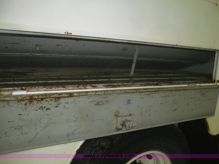 image for item F7212 1990 Mack CS300P Ext. Cab fuel truck