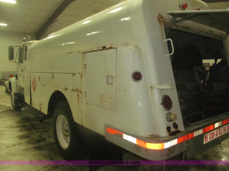 image for item F7212 1990 Mack CS300P Ext. Cab fuel truck