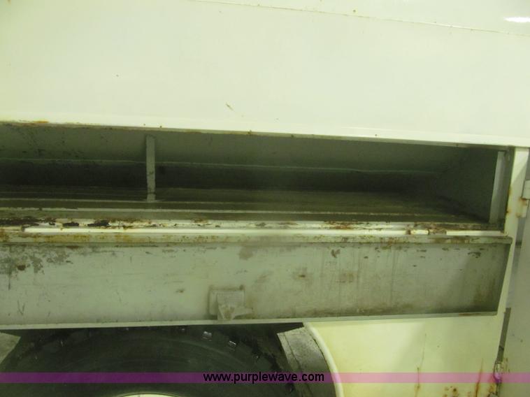 image for item F7212 1990 Mack CS300P Ext. Cab fuel truck