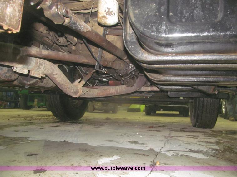 image for item F7212 1990 Mack CS300P Ext. Cab fuel truck