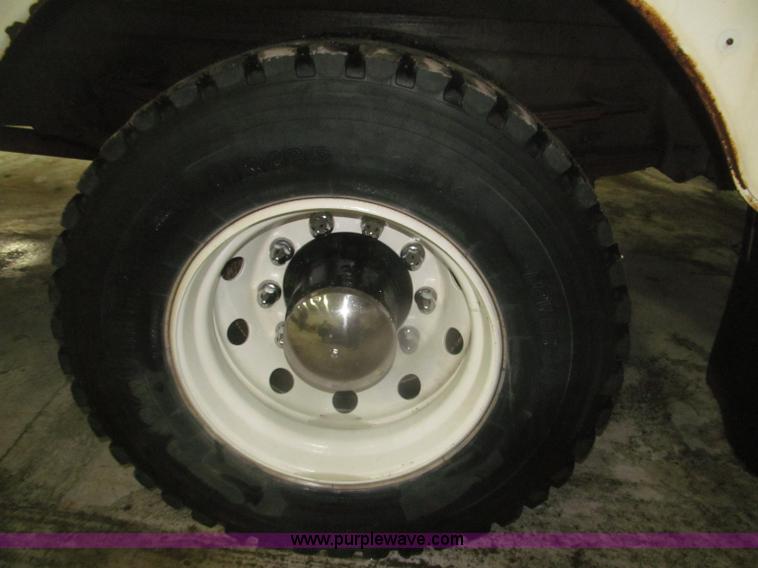 image for item F7212 1990 Mack CS300P Ext. Cab fuel truck