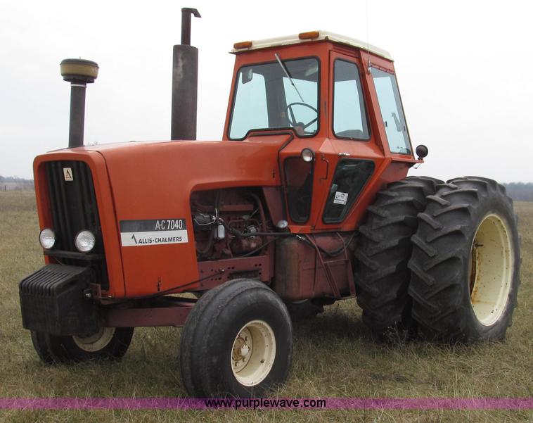 image for item G2207 1974 Allis Chalmers 7040 tractor