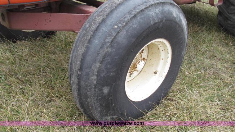 image for item G2207 1974 Allis Chalmers 7040 tractor