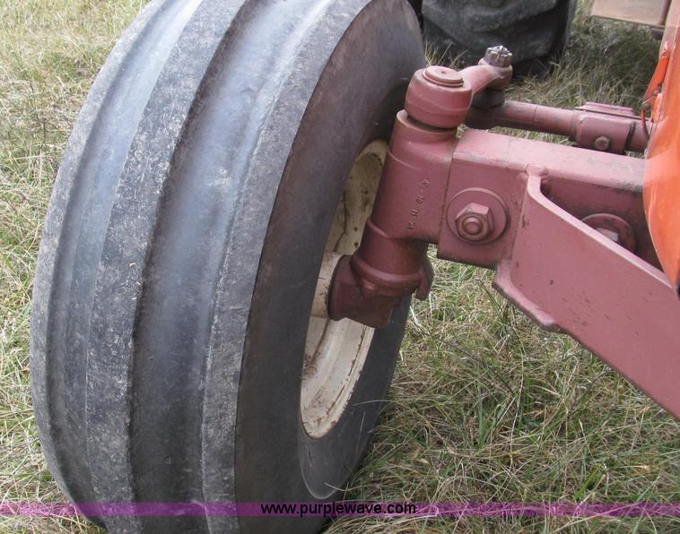 image for item G2207 1974 Allis Chalmers 7040 tractor