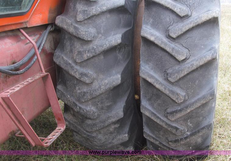 image for item G2207 1974 Allis Chalmers 7040 tractor