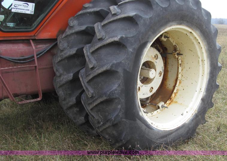 image for item G2207 1974 Allis Chalmers 7040 tractor