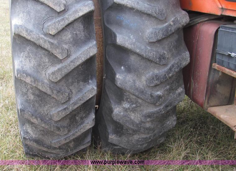 image for item G2207 1974 Allis Chalmers 7040 tractor