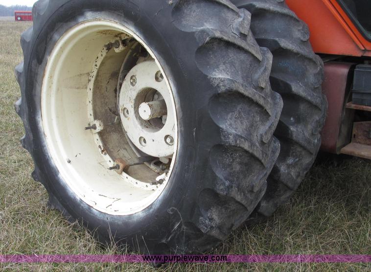 image for item G2207 1974 Allis Chalmers 7040 tractor