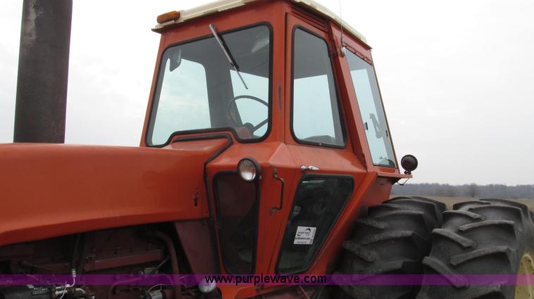 image for item G2207 1974 Allis Chalmers 7040 tractor