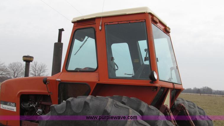 image for item G2207 1974 Allis Chalmers 7040 tractor