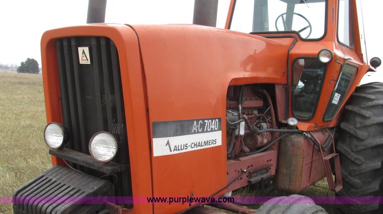 image for item G2207 1974 Allis Chalmers 7040 tractor