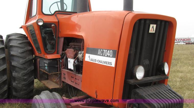 image for item G2207 1974 Allis Chalmers 7040 tractor