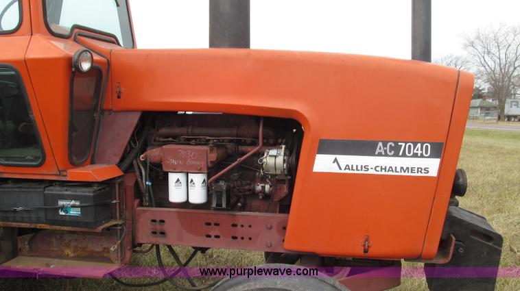 image for item G2207 1974 Allis Chalmers 7040 tractor