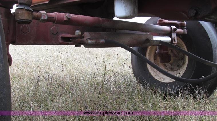 image for item G2207 1974 Allis Chalmers 7040 tractor